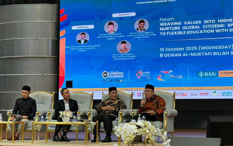 Rektor UI Cordoba Menjadi Pembicara di Forum 